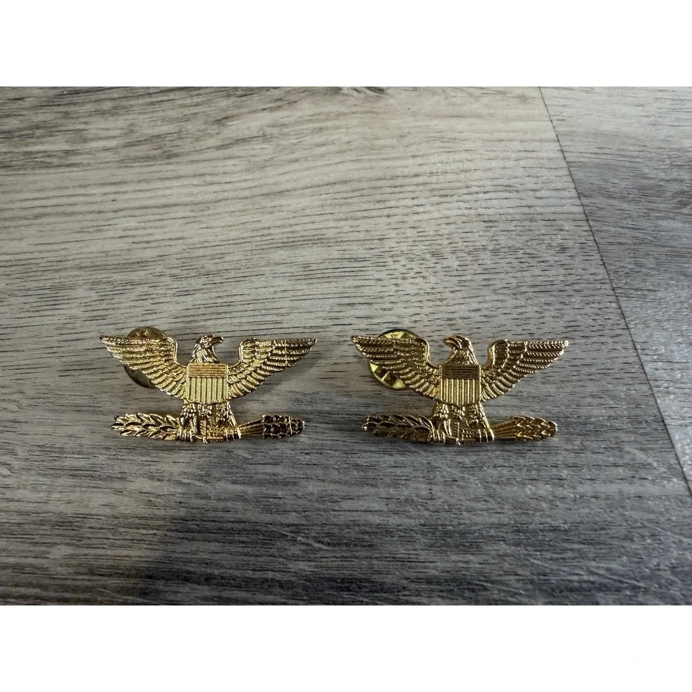 Vietnam Era US Army‎ Colonel Eagle Insignia Military Pins Pair Gold Tone